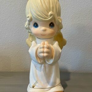 Angel Girl 2701 Precious Moments Figurine